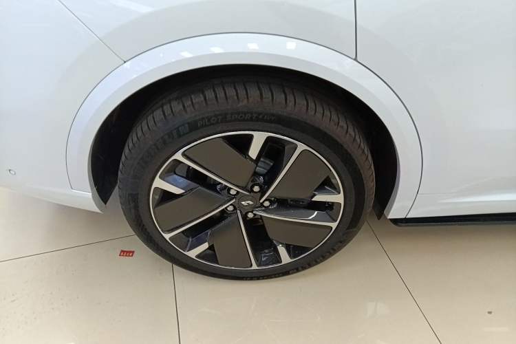 Used Li Auto L9 2025 Ultra Smart Refreshed Edition