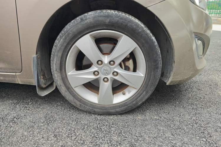 Used Hyundai Elantra (5th Generation / Langdong) 2012 1.6L Automatic Prestige Model Right Front Wheel Hub