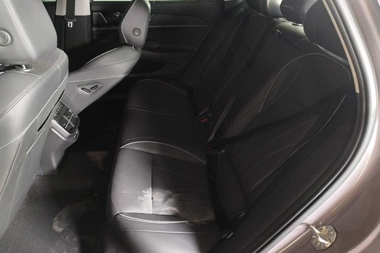 Used Volkswagen Passat 2025 Pro 380TSI Dragon Supreme Edition
