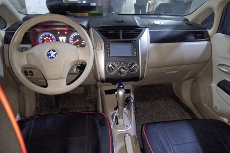 Used Venucia D50 2015 1.6L Automatic Fashion Edition
