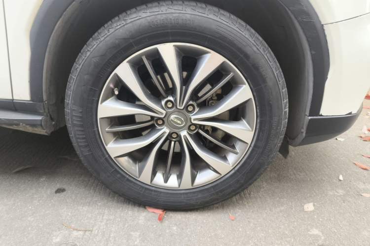 Used GAC Trumpchi GS8 2017 320T Two-Wheel Drive Luxury Smart Connectivity Version (7 Seats) Right Front Wheel Hub