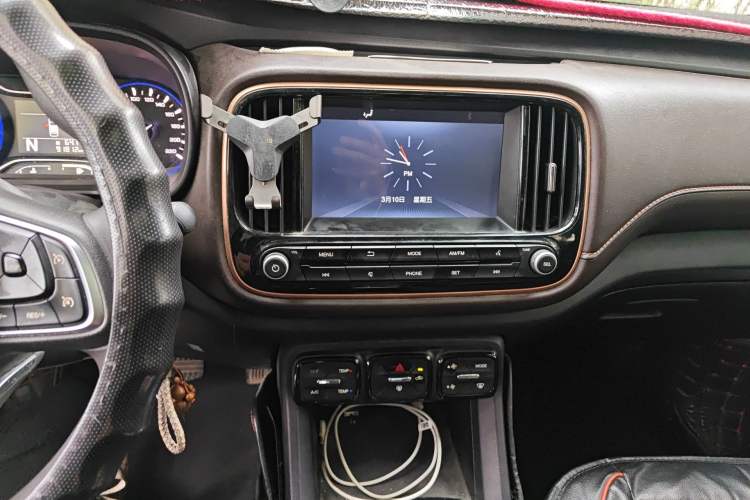 Used GAC Trumpchi GS3 2017 150N Automatic Elite Edition Audio And AC Panel