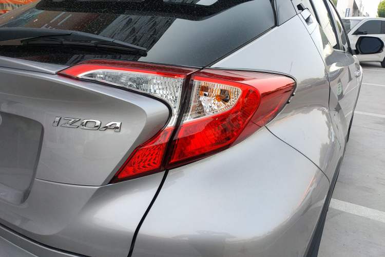 Used Toyota IZOA 2018 2.0L Yichi Edition China V Standard