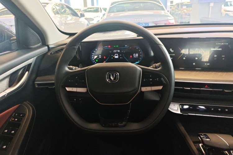 Used CHANGAN Eado 2023 Changan Edition PLUS Blue Whale NE 1.4T GDI DCT Prestige Version
