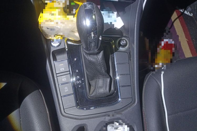 Used Volkswagen Bora 2021 1.5L Automatic Elite Smart Connect Edition Gear Lever