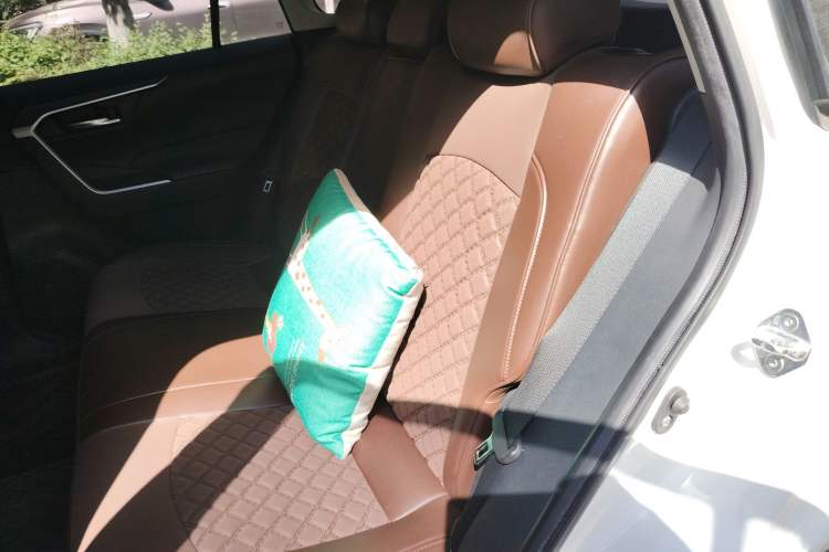 Used Toyota RAV4 Rongfang Plug-in Hybrid 2021 2.5L Two-Wheel Drive Elite Pro
