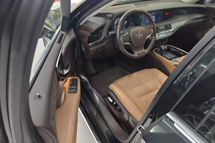Used Lexus LS 2018 500h Excellence Edition China VI standard
