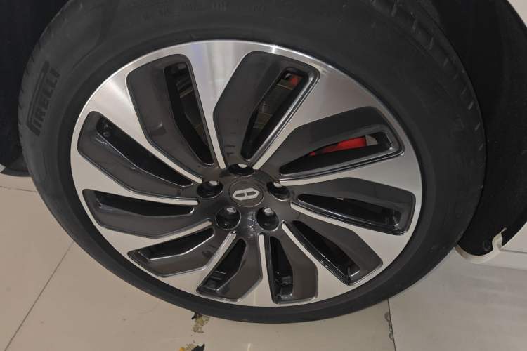 Used Hima AITO M5 2022 Range-Extended Rear-Drive Standard Version Right Rear Wheel Hub