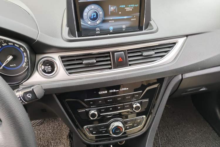 Used CHANGAN Alsvin V7 2015 1.6L Automatic Enjoyment Model China IV Standard
