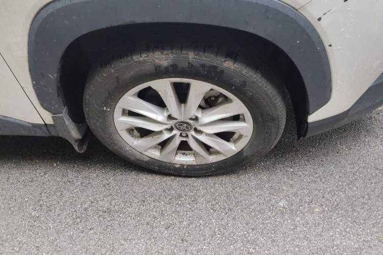 Used Toyota Corolla Cross 2023 2.0L Pioneer Edition Right Front Wheel Hub