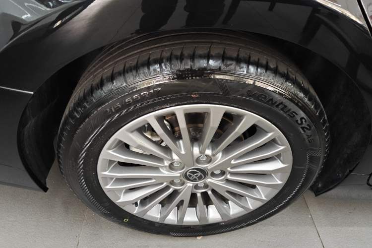 Used Toyota Camry 2024 2.0 GVP Luxury Edition Exterior 5