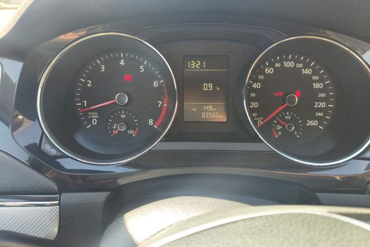 Used Volkswagen Sagitar 2015 230TSI Manual Comfort Version Instrument Cluster