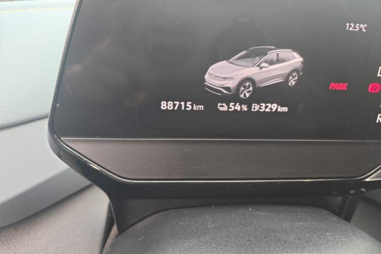 Used Volkswagen ID.4 X 2022 Pure Long-Range Version Odometer Close Up