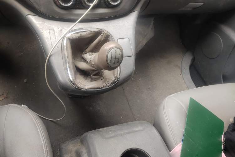 Used FORTHING Lingzhi 2014 M5 Q3 2.0L 7-seat Long-Wheelbase Comfort Version