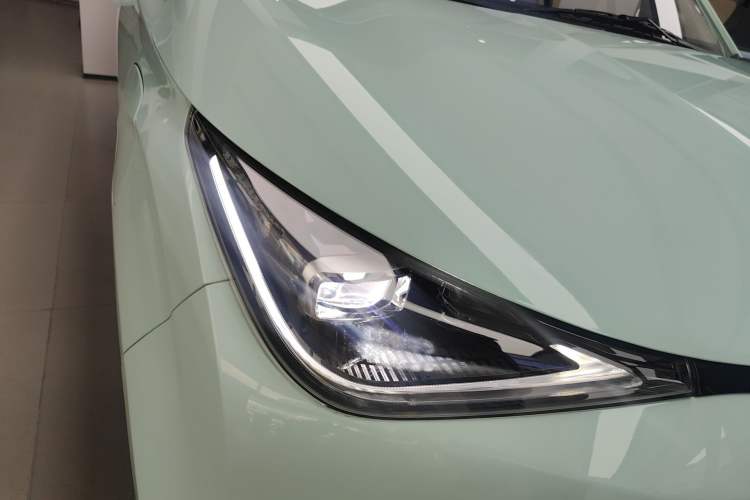 Used Chery QQ Domi 2025 Model 305km Comfort Edition Right Front Headlight