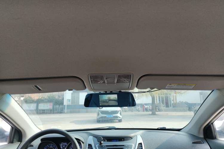 Used Hyundai Elantra (5th Generation / Langdong) 2016 1.6L Automatic Smart Version
