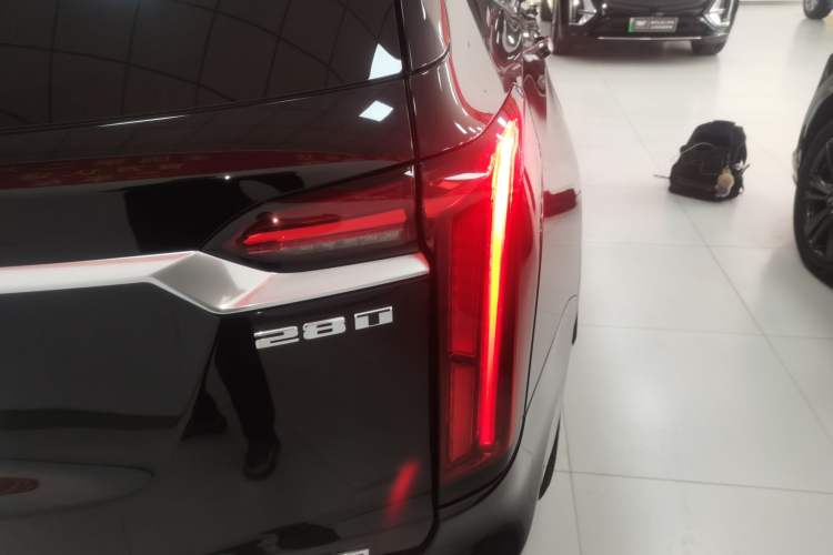 Used Cadillac XT6 2021 2.0T Six-Seater Four-Wheel-Drive Luxury Version
