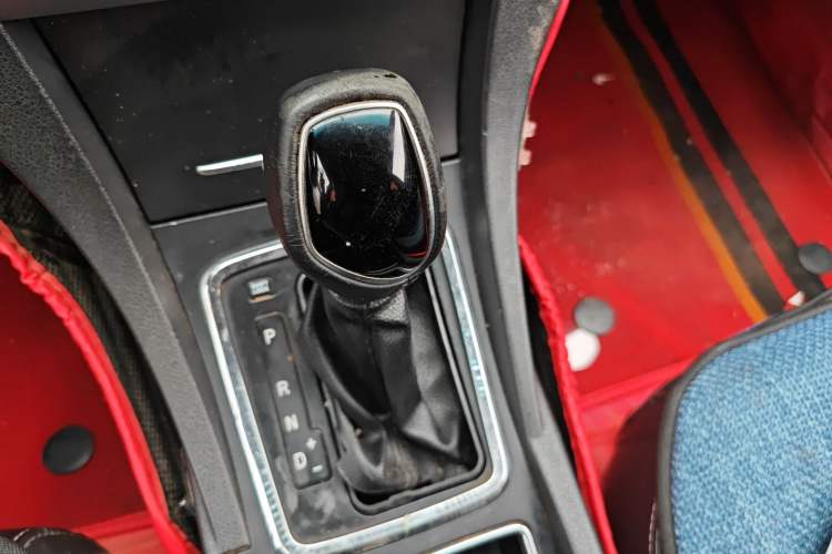 Used Geely Auto Emgrand 2016 Sedan 1.5L CVT Upward Version
