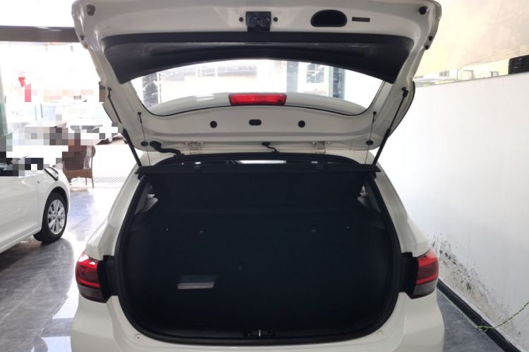 Used Kia KX Cross 2017 1.4L AT GLS Trunk