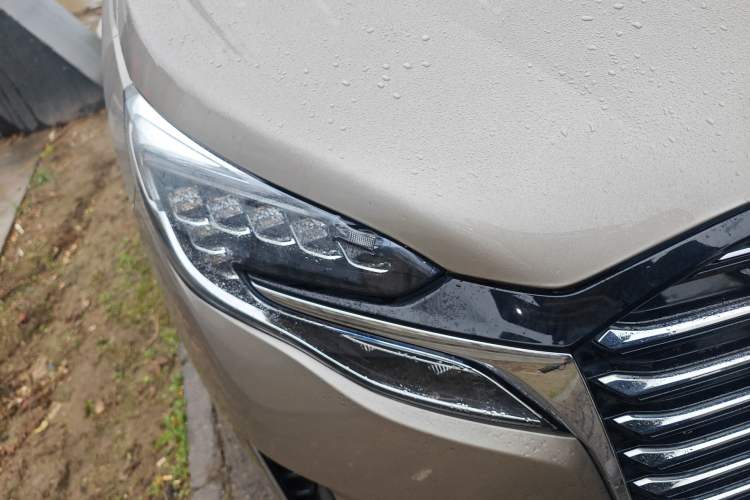 Used Buick GL8 2023 ES Lu Zun Comfort Model Right Front Headlight