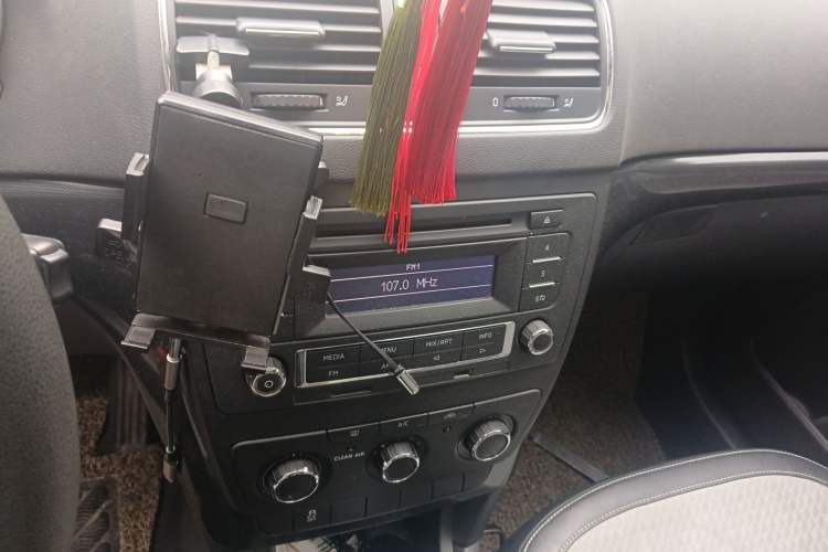 Used Skoda Yeti 2016 1.4TSI DSG Advanced Edition Audio And AC Panel