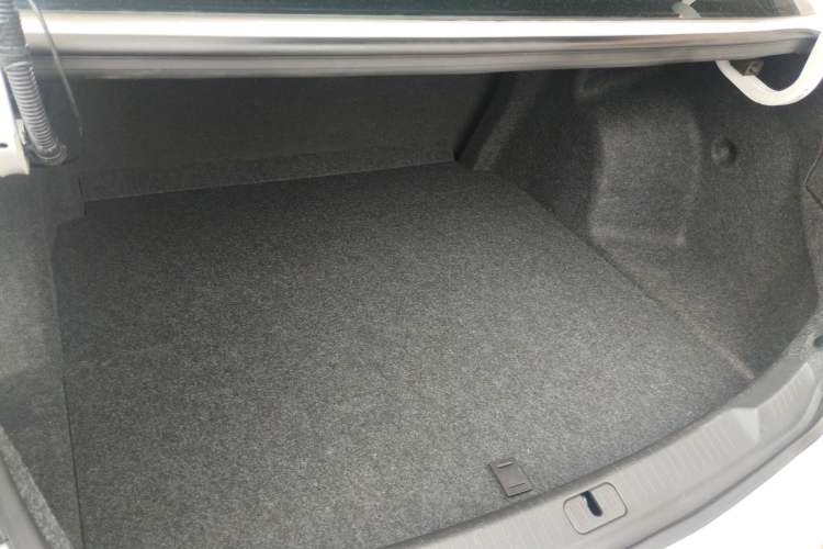 Used Chevrolet Monza 2020 Light Hybrid Redline 320T Dual-Clutch Joyful Edition Trunk