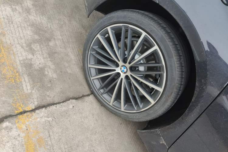 Used BMW 5 Series 2023 Restyled 530Li Leading Edition M Sport Package Exterior 5