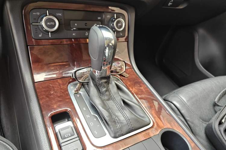 Used Volkswagen Touareg 2011 3.0 TSI Standard Version