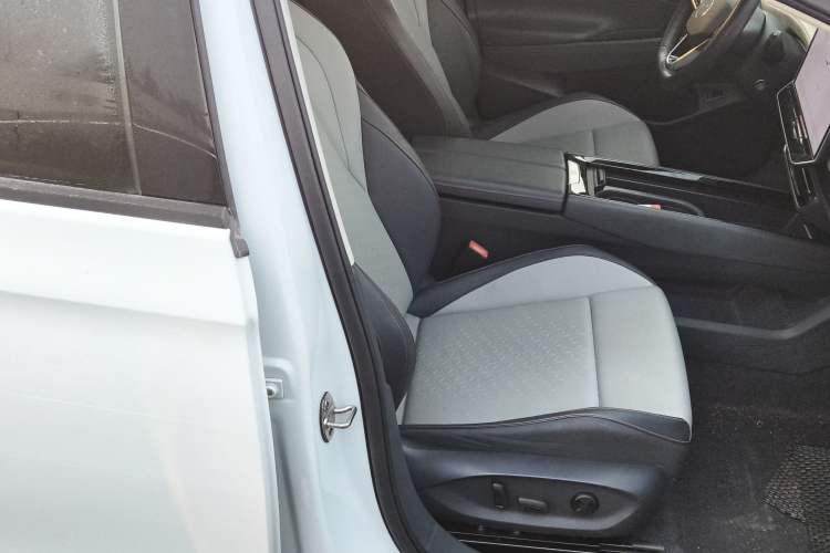 Used Volkswagen ID.7 VIZZION 2024 AIR model
