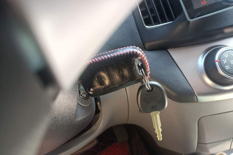 Used Hyundai Celesta 2015 1.6L Automatic Comfort Model Vehicle Key