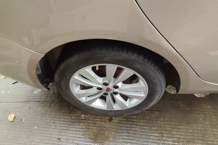 Used Roewe 360 2015 1.5L Manual Luxury Edition Exterior 5