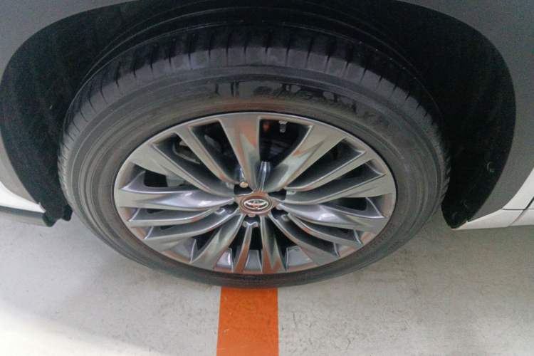 Used Toyota Highlander 2022 Dual-Engine 2.5L Four-Wheel Drive Prestige Version 7 Seats
