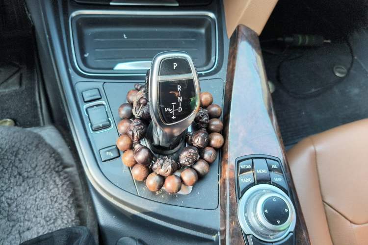 Used BMW 3 Series 2014 320Li Luxury Design Package
