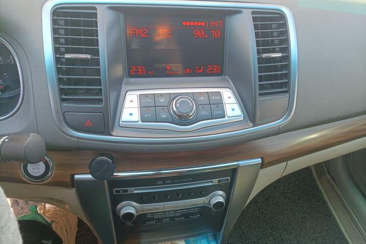 Used Nissan Teana 2011 2.0L XL Comfort Edition Audio And AC Panel