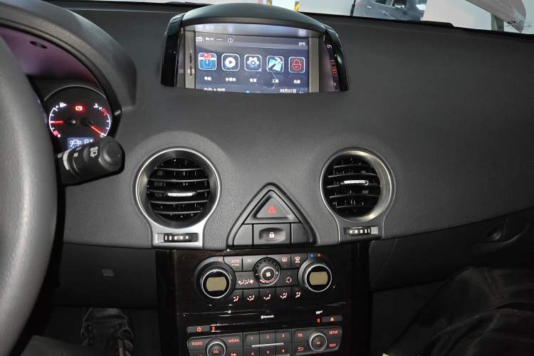 Used Renault Koleos 2014 2.5L Two-Wheel Drive Comfort Edition
