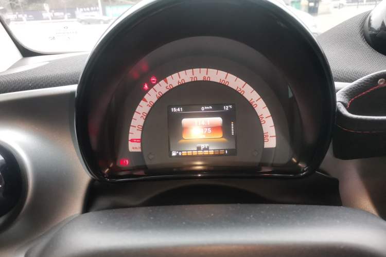 Used smart fortwo 2019 0.9T 66kW Hardtop Wind Power Edition China VI Instrument Cluster