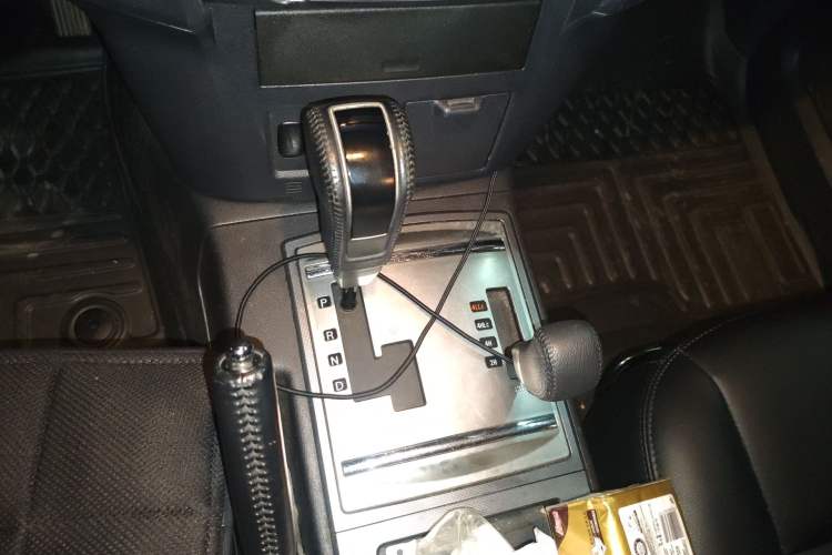 Used Mitsubishi Pajero 2015 3.0L Automatic Luxury Version China V Standard Gear Lever