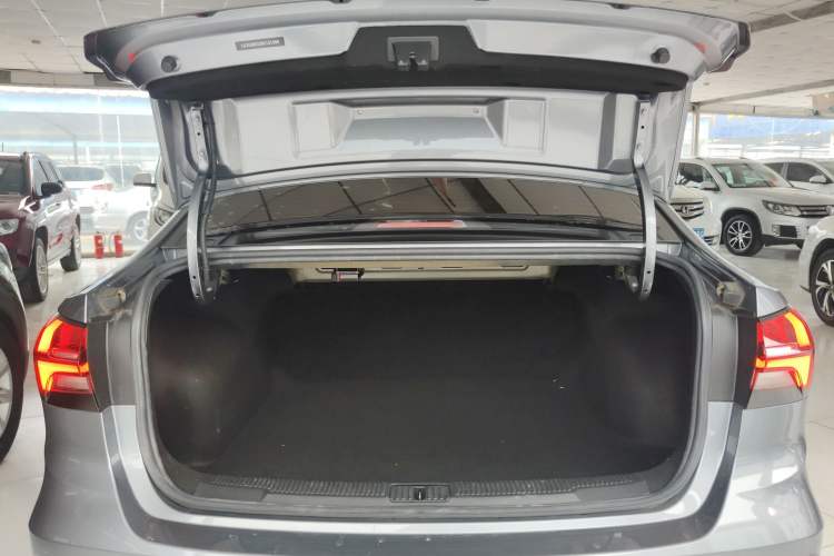 Used Roewe i5 2021 1.5L CVT Platinum Edition