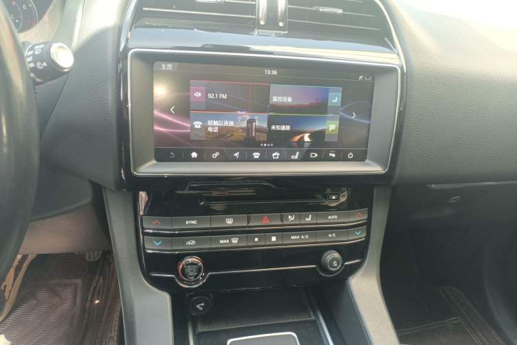 Used Jaguar F-PACE 2016 2.0T Two-Wheel-Drive R-Sport Sport Edition Audio And AC Panel