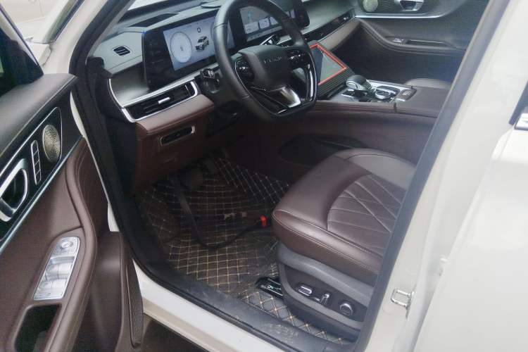 Used Chery Tiggo 8 PRO 2024 Champion Edition 390T Two-Wheel Drive Peak Version 7 Seats
