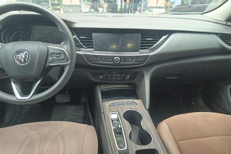 Used Buick Regal 2022 552T Smart Edition Audio And AC Panel