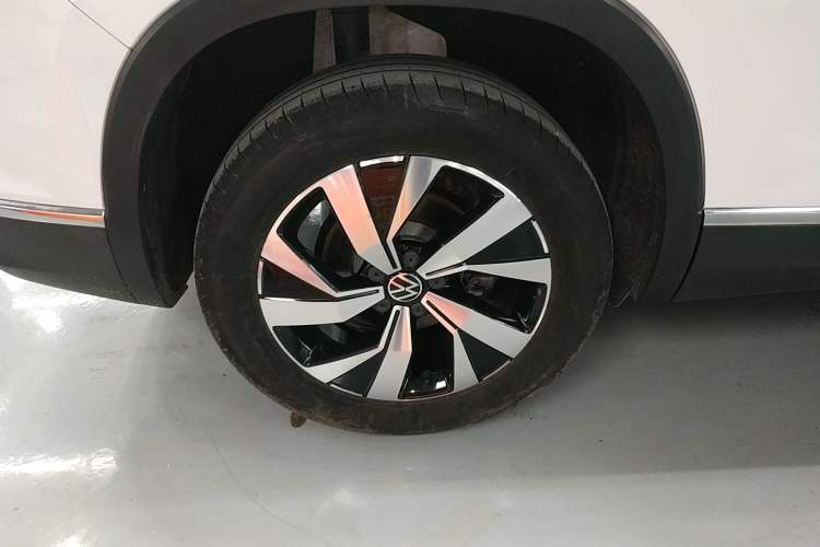 Used Volkswagen Tayron 2022 330TSI Two-Wheel Drive Luxury Smart Connectivity Version Right Rear Wheel Hub