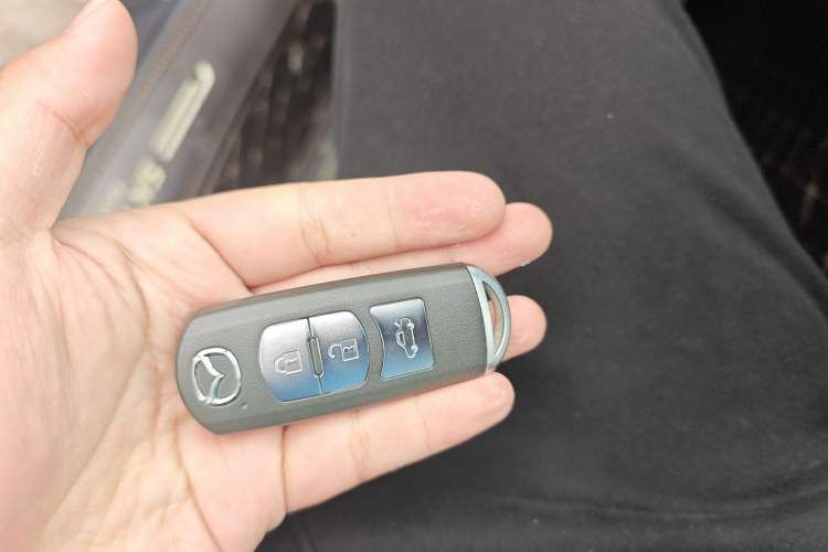 Used Mazda Atenza 2017 2.5L Blue Sky Prestige Edition
