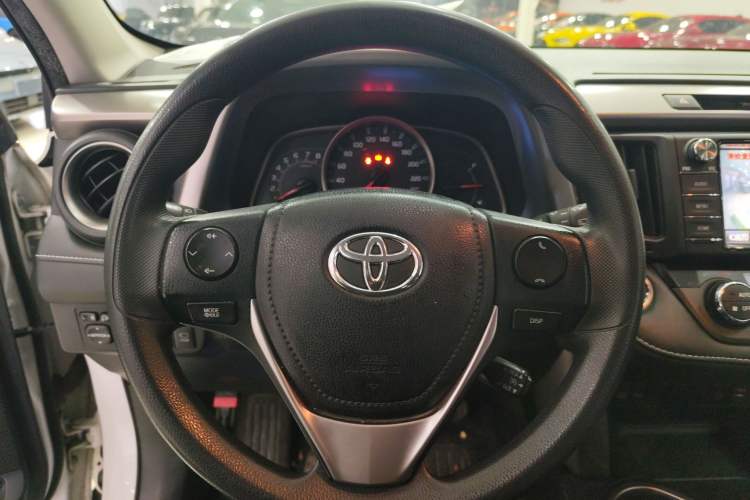 Used Toyota RAV4 2018 2.0L CVT Two-Wheel Drive Fashion X Edition