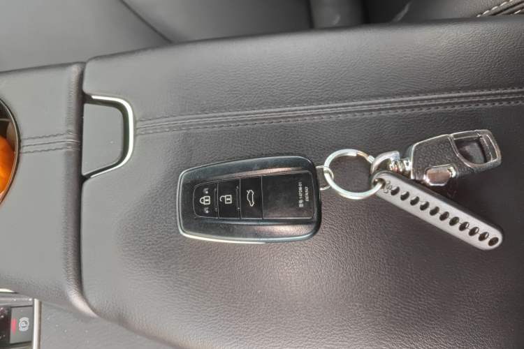 Used Toyota Avalon 2019 2.0L Ambition Edition China VI
