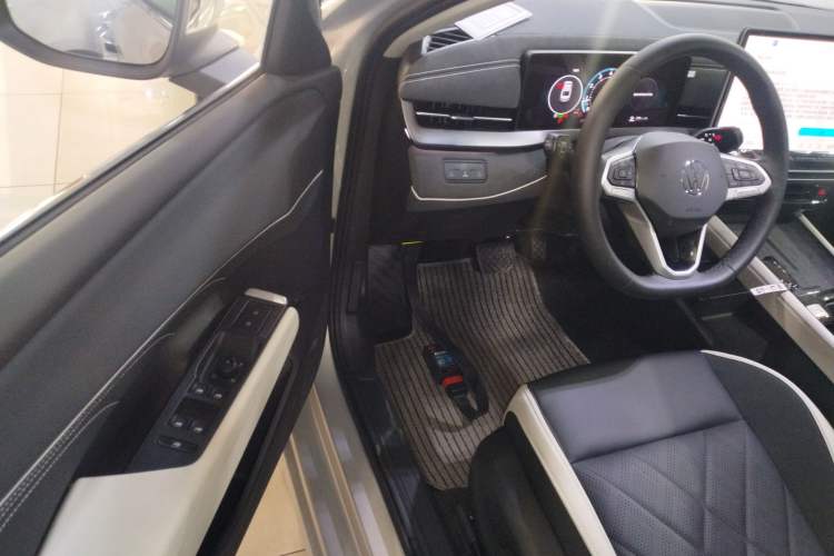 Used Volkswagen Sagitar 2026 Model L 300TSI DSG Elite Version
