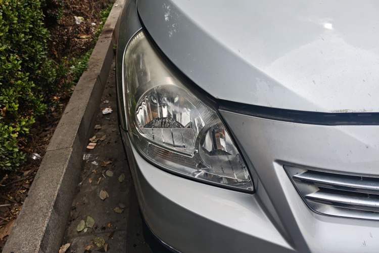 Used Toyota Verso 2015 180E CVT Crossover Edition Right Front Headlight