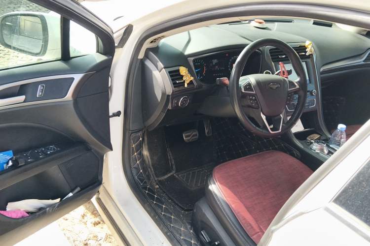 Used Ford Mondeo 2018 EcoBoost 180 Smart Control Fashion Model China V Standard Driver Seat