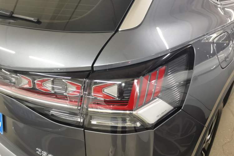 Used Volkswagen Tayron 2023 280TSI Two-Wheel-Drive Luxury Plus Advanced Version Right Rear Taillight