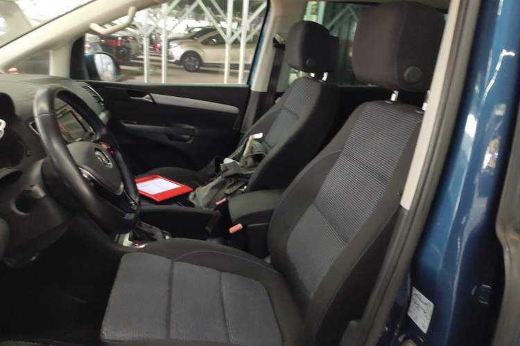 Used Volkswagen Sharan 2016 380TSI Clear Blue Limited Edition